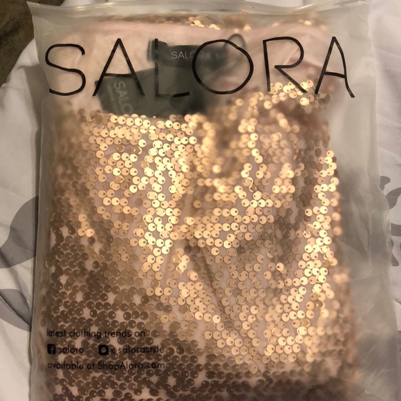 Rose Gold Off the shoulder stretchy sequins top - Picture 2 of 4